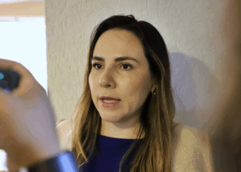 Presenta Felifer  su  libro “Querétaro, mi inspiración” en la FIL