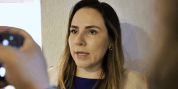 Presenta Felifer  su  libro “Querétaro, mi inspiración” en la FIL