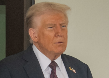 Amaga Trump con no renovar T-MEC