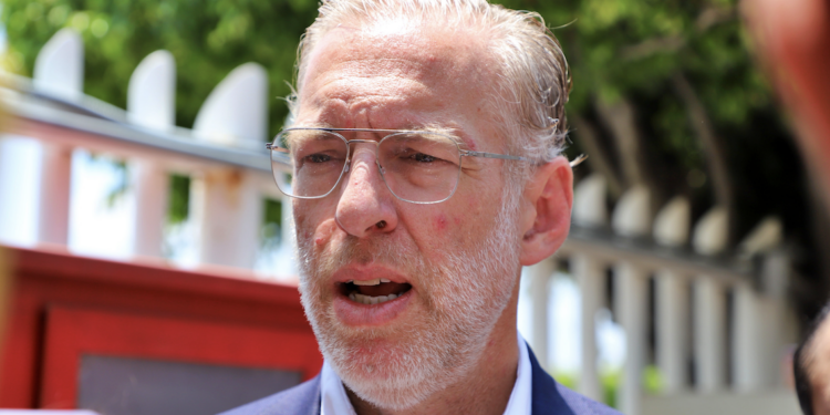 Lamenta Monsalvo afectaciones viales por obras del tren