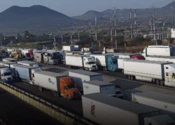 Urge a Federación a resolver bloqueos