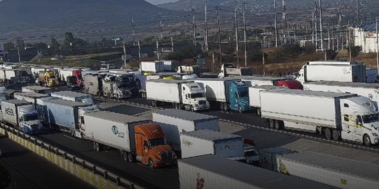 Urge a Federación a resolver bloqueos