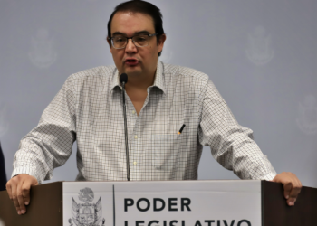 Entrega Felifer tarjetas El Extra