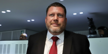 Presiones no influirán en voto: Gina