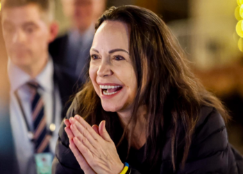 Disfrazada, en lancha y con ayuda de EU salió María Corina Machado de Venezuela