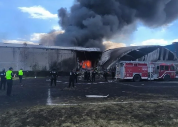 Cae aeronave cerca de aeropuerto de Toluca