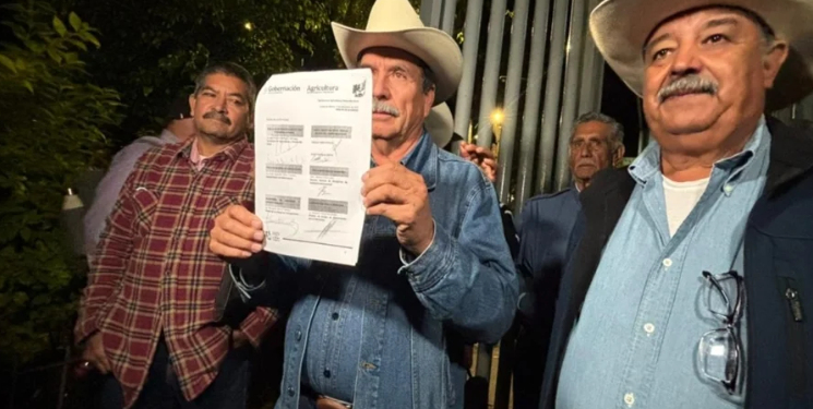 Frenan campesinos bloqueos; alcanzan acuerdos con Gobierno