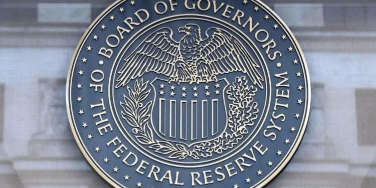 Se alinea México a muro arancelario de Trump: Navarro