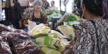 En vísperas de la cena, los mercados llenos