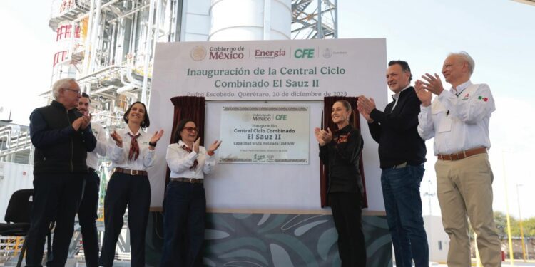 Sheinbaum inaugura central eléctrica en Querétaro