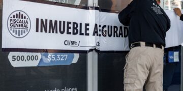 Fiscalía de Querétaro realiza cateo por presunto fraude cometido por financiera