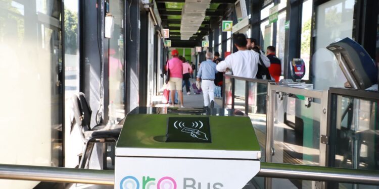 Aumentan recargas en línea y uso de tarjetas virtuales en Qrobús