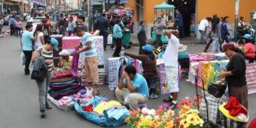 Acusan que China limita exportaciones