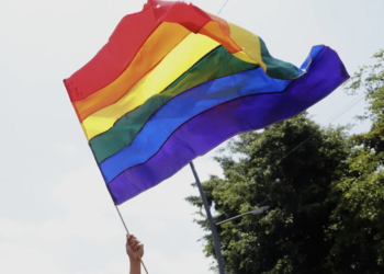 Ridiculiza Trump  a expresidentes