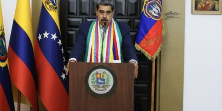 Ridiculiza Trump  a expresidentes