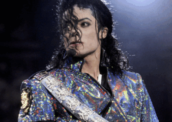 Conmueve a Shakira cover de “Antología”