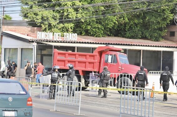 Desalojan y tiran antros