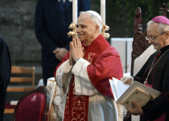 Acoger a migrantes, pide el Papa León XIV