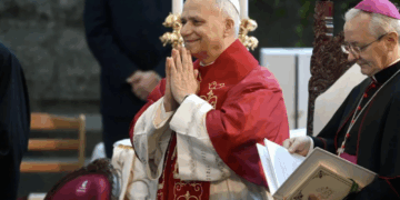 Acoger a migrantes, pide el Papa León XIV