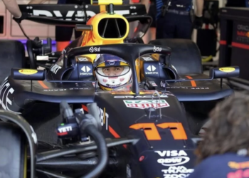 Mantiene Checo Pérez su tradicional número 11 con Cadillac