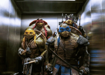 Subasta el Rey Charles III las botas navideñas hechas con sus cortinas