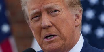 Presidenta de Honduras alerta de que se gesta un “golpe”