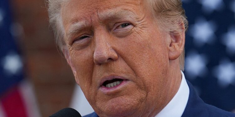 Presidenta de Honduras alerta de que se gesta un “golpe”