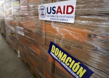 Ridiculiza Trump  a expresidentes