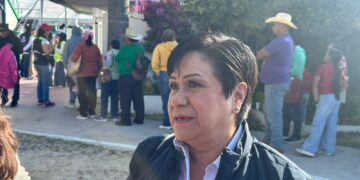 LUCHAN POR SALVAR OJO A MENOR