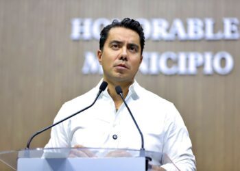 Llama Felifer Macías a federación a resolver bloqueos