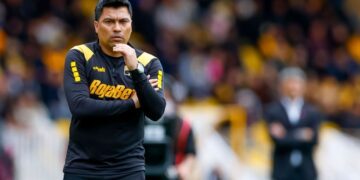 Esteban González es nuevo técnico de Gallos Blancos