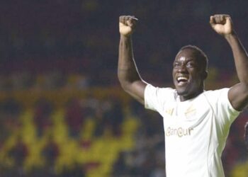 Planea la directiva de Gallos renovar Estadio Corregidora