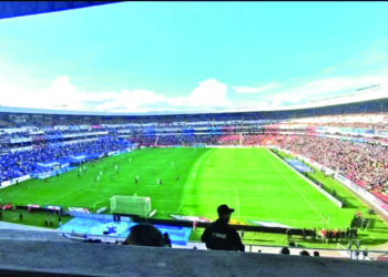 Planea la directiva de Gallos renovar Estadio Corregidora