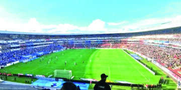 Planea la directiva de Gallos renovar Estadio Corregidora