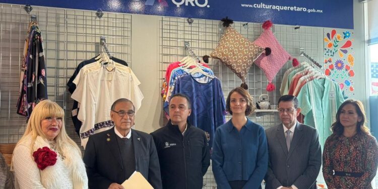 Querétaro inaugura su primera tienda de artesanías fuera de México, en Laredo, Texas