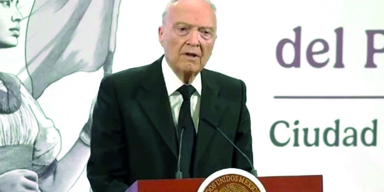 Critica Monreal Ley Esposa por favorecer candidatas