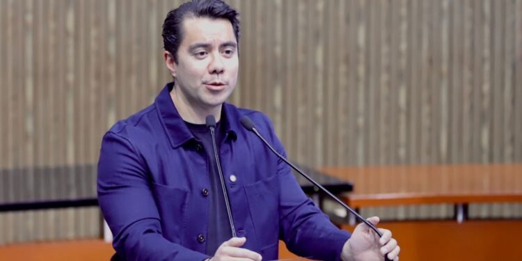 La octava delegación va: Felifer Macías