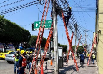 Retira municipio 26.5 toneladas de cableado en desuso