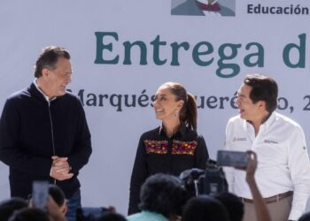 Trabajan Claudia y Kuri por Querétaro