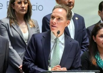 Defiende Manuel Velasco la ‘Ley Esposa’