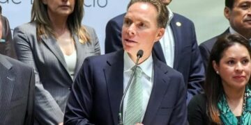 Defiende Manuel Velasco la ‘Ley Esposa’