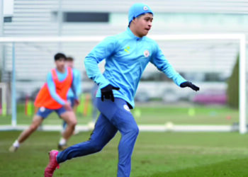 Alex Alcalá se suma a los Gallos Blancos