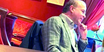 Captan a Raúl Rocha Cantú en París