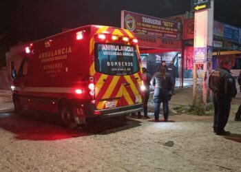 Hallan dos personas sin vida, una de ellas decapitada, en Valle de Oro