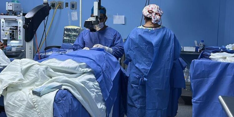 Hospital General del ISSSTE en Querétaro realiza 102 cirugías de cataratas