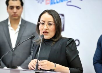 Institucionaliza el programa “Pirámides”