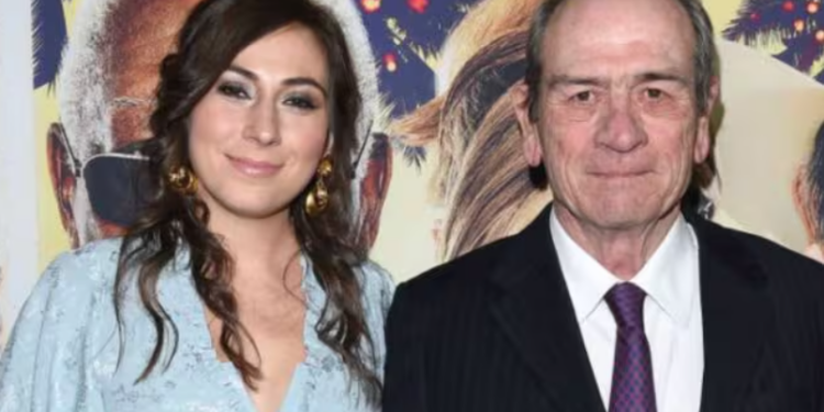 Hallan muerta a Victoria, hija de Tommy Lee Jones