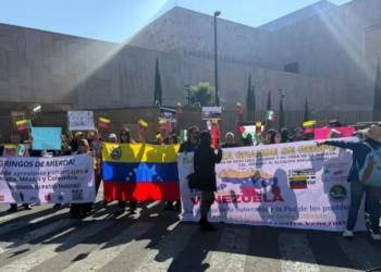 Se manifiestan en Embajada de EU por Venezuela 