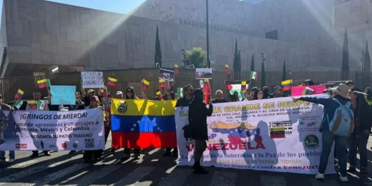 Se manifiestan en Embajada de EU por Venezuela