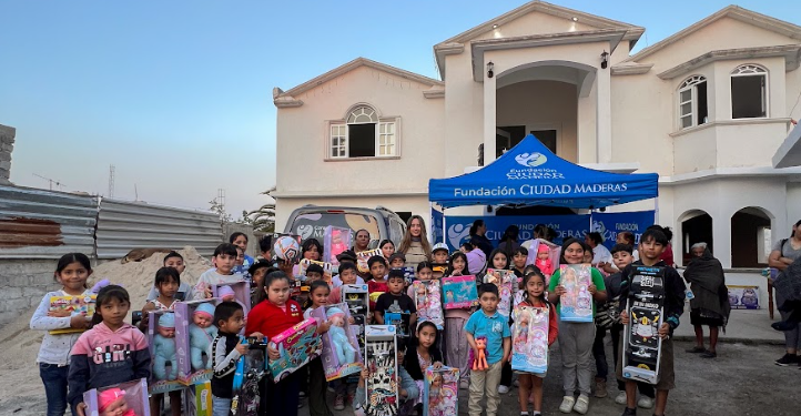 Fundación Ciudad Maderas lleva la magia del Día de Reyes a niñas y niños de la comunidad Puerta San Rafael, en Querétaro